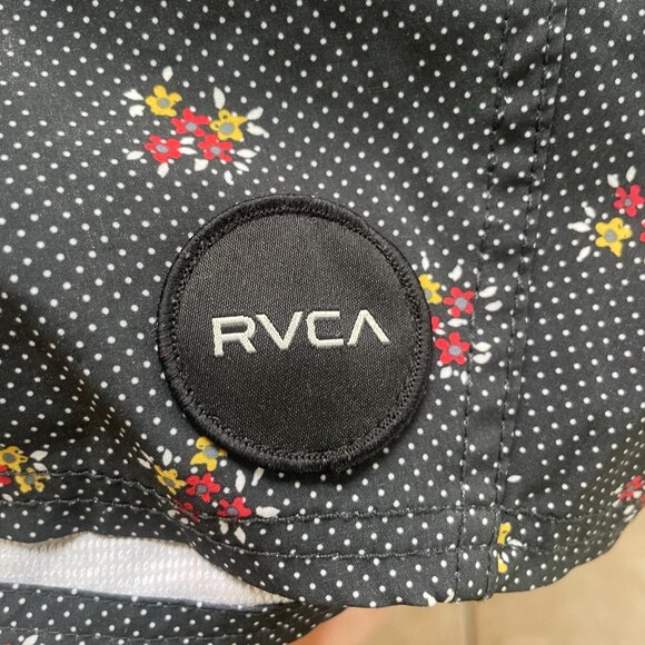 RVCA Black Boardshorts Like Brand New - Worn Once - Picture 3 of 4